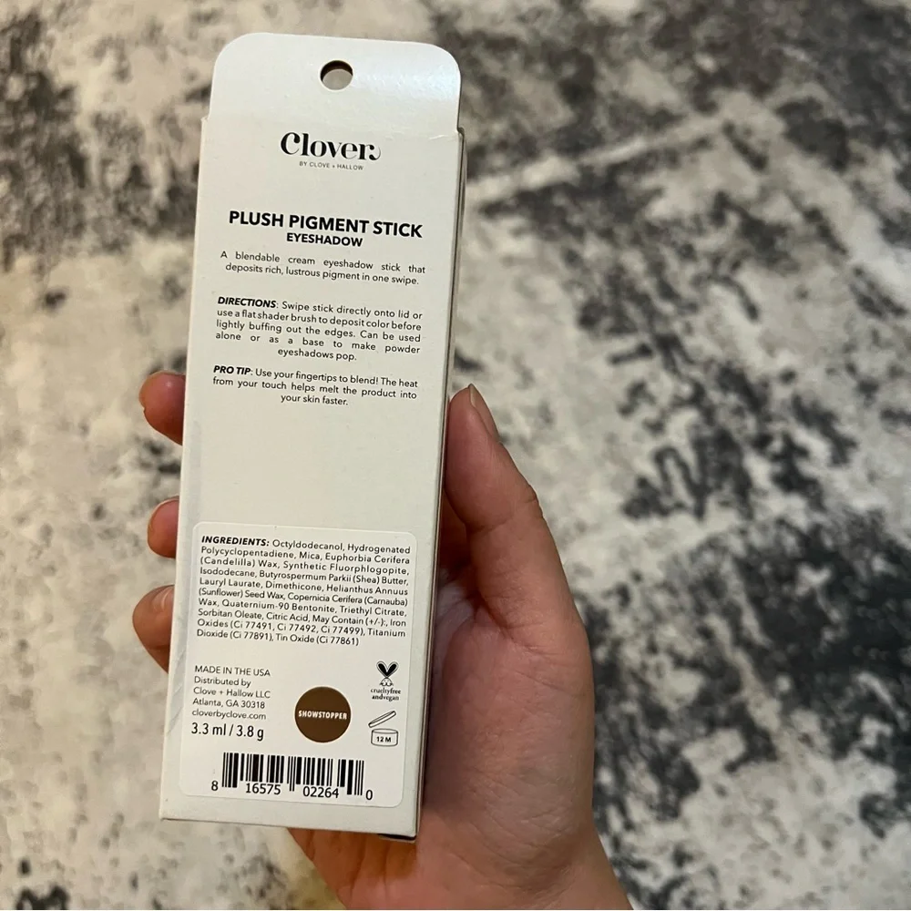 Clover by Clove + Hallow Plush Pigment Stick Eyeshadow Showstopper